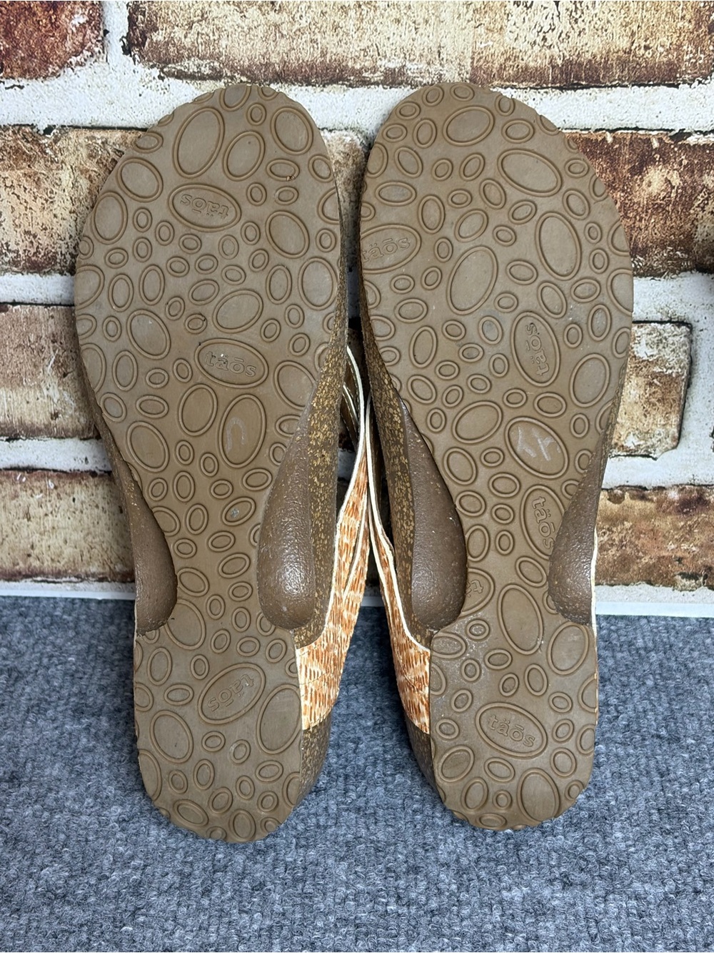 Taos Footwear Link Leather Thong Sandals Suede Insole Comfy | Size 7-7.5 - Picture 8 of 8